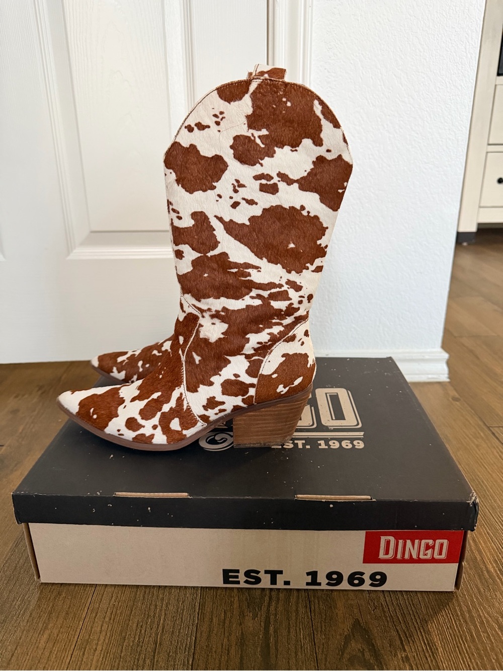 dingo Brown & White Cowprint Western Heeled Boots - Picture 2 of 3